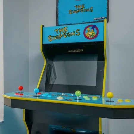 New! Miami & Calle Ocho Simpson'S Funhouse! Exterior photo
